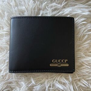 NWOT Gucci bifold wallet